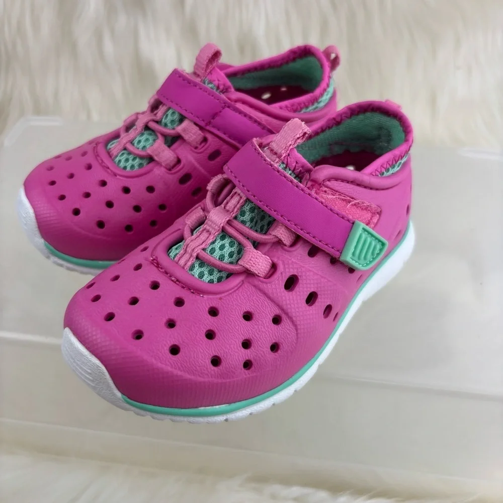 LILY&DAN Vibrant Pink Kids Water Shoes with Hook and loop Strap Size 5/6